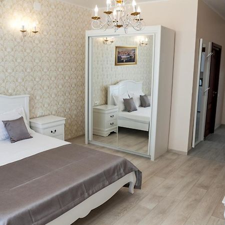 Regal Marine Hotel Западен Ефорие Екстериор снимка