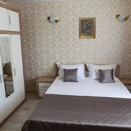 Regal Marine Hotel Западен Ефорие Екстериор снимка