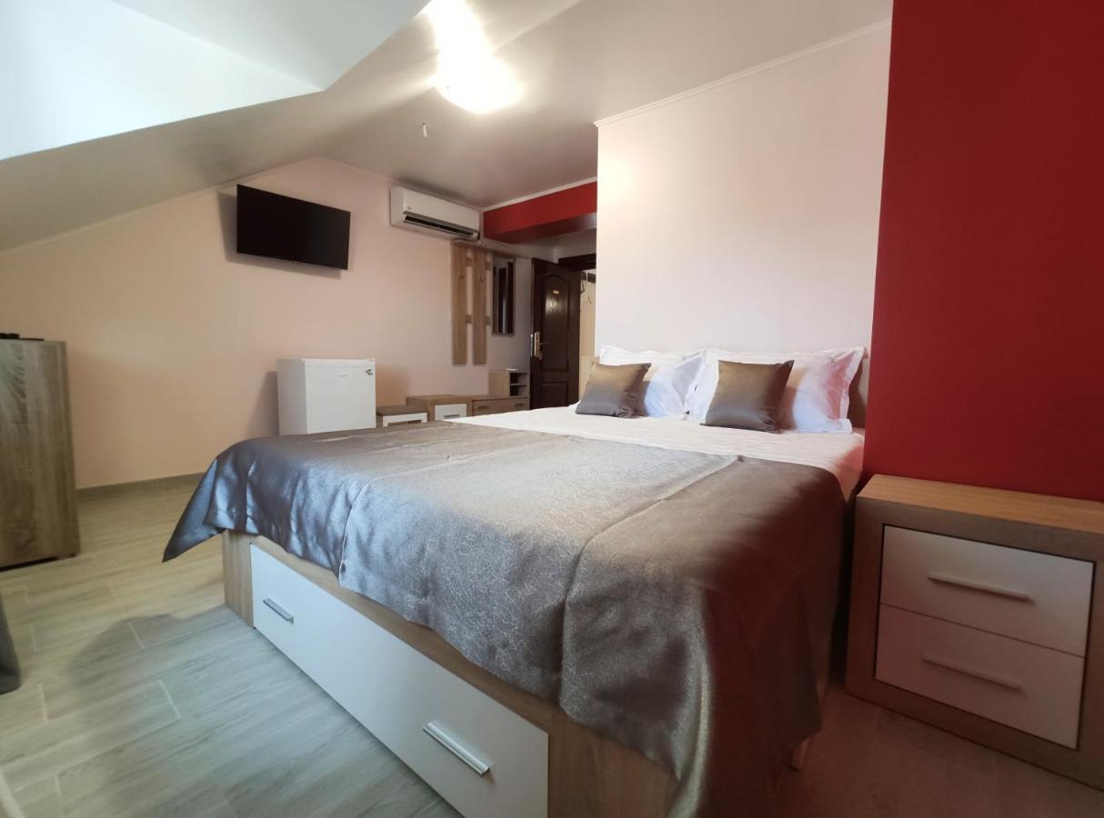 Regal Marine Hotel Западен Ефорие Екстериор снимка