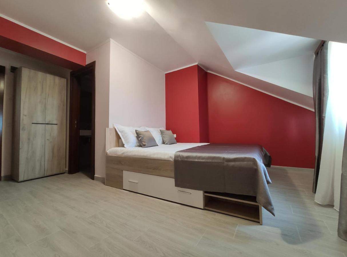 Regal Marine Hotel Западен Ефорие Екстериор снимка