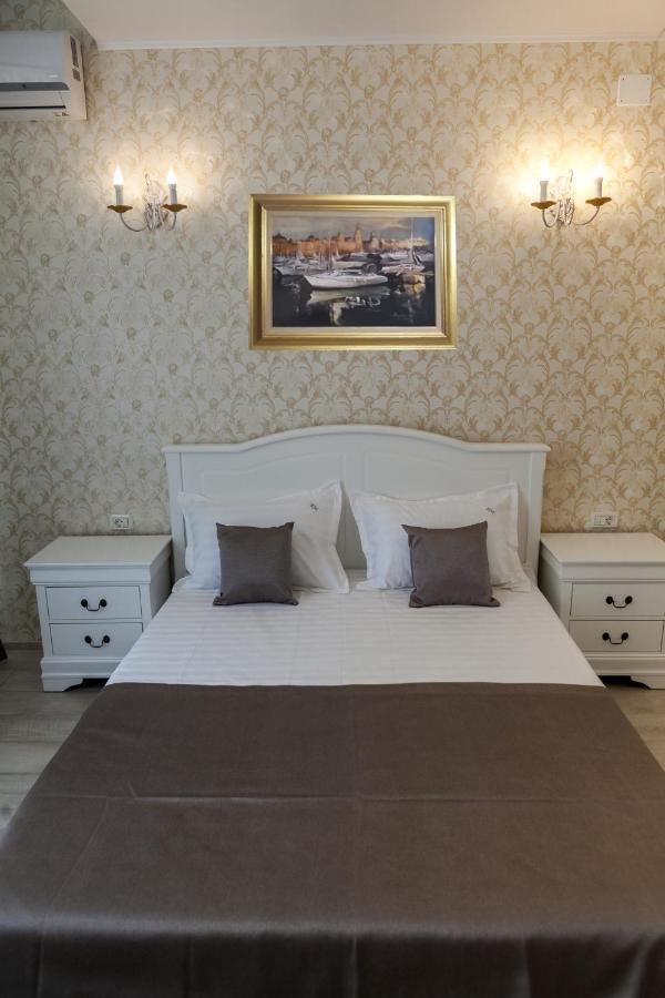 Regal Marine Hotel Западен Ефорие Екстериор снимка