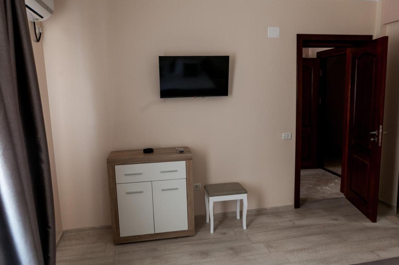 Regal Marine Hotel Западен Ефорие Екстериор снимка
