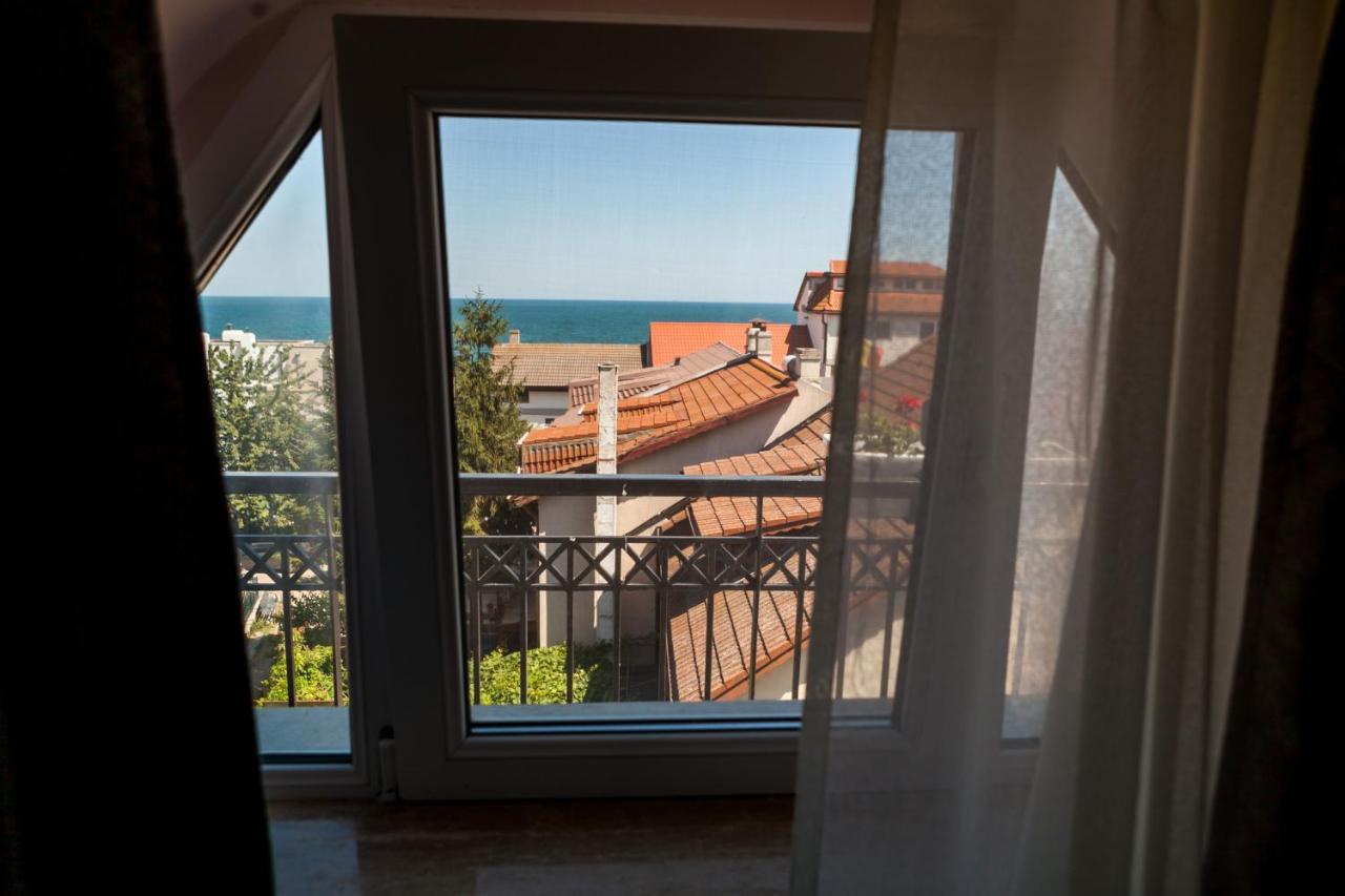 Regal Marine Hotel Западен Ефорие Екстериор снимка